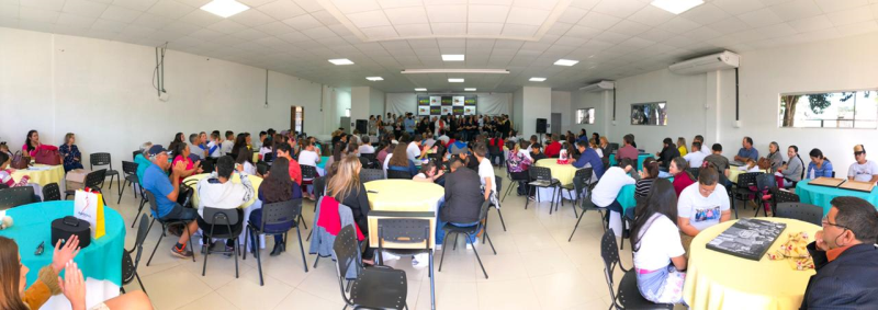 ENTREGA DE QUADROS FOTOGRÁFICOS AOS USUÁRIOS DA APAE E CRAS